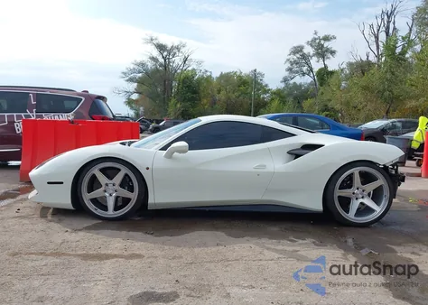 2017 Ferrari 488 Gtb z USA, uszkodzony, nr VIN ZFF79ALA2H0224625